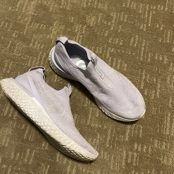 Nike Running Shoes - Picture 1 of 3